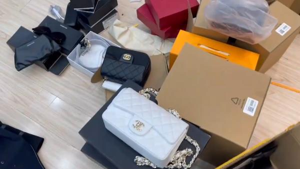 lv实体店会卖高仿吗,轻松认清这些问题
