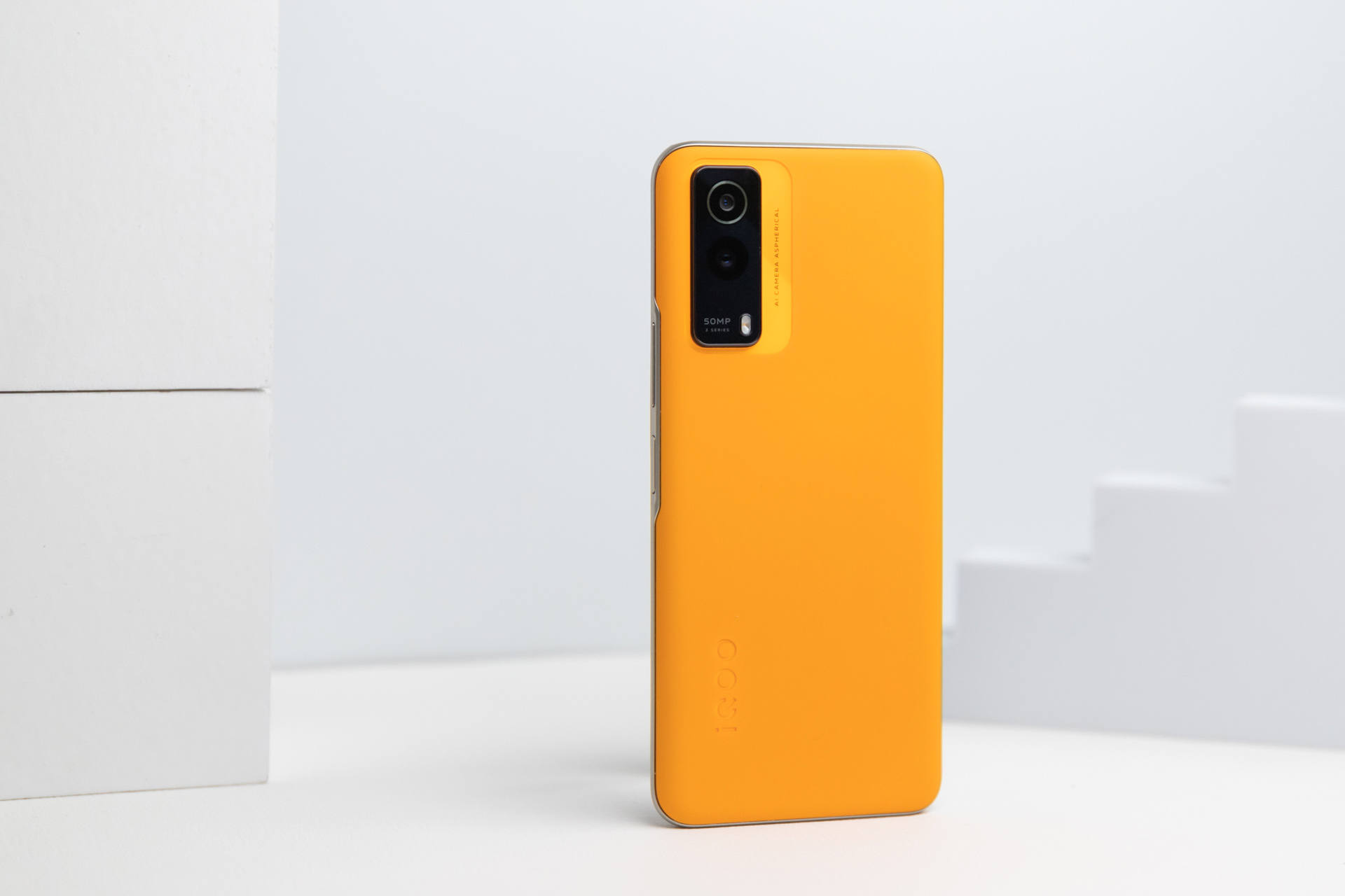 iQOO Z5x砂岩橙图赏：我们对千元机的期待，应该都在它身上了休闲区蓝鸢梦想 - Www.slyday.coM