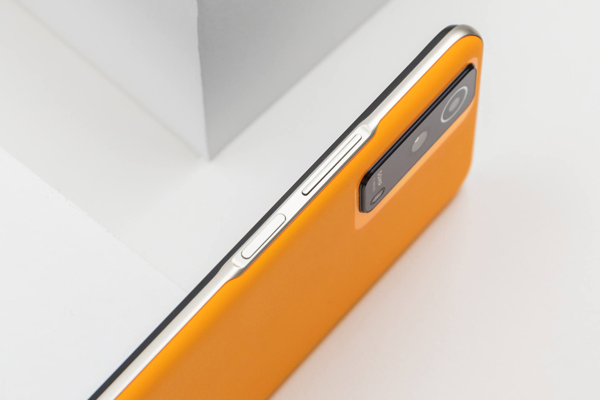 iQOO Z5x砂岩橙图赏：我们对千元机的期待，应该都在它身上了休闲区蓝鸢梦想 - Www.slyday.coM