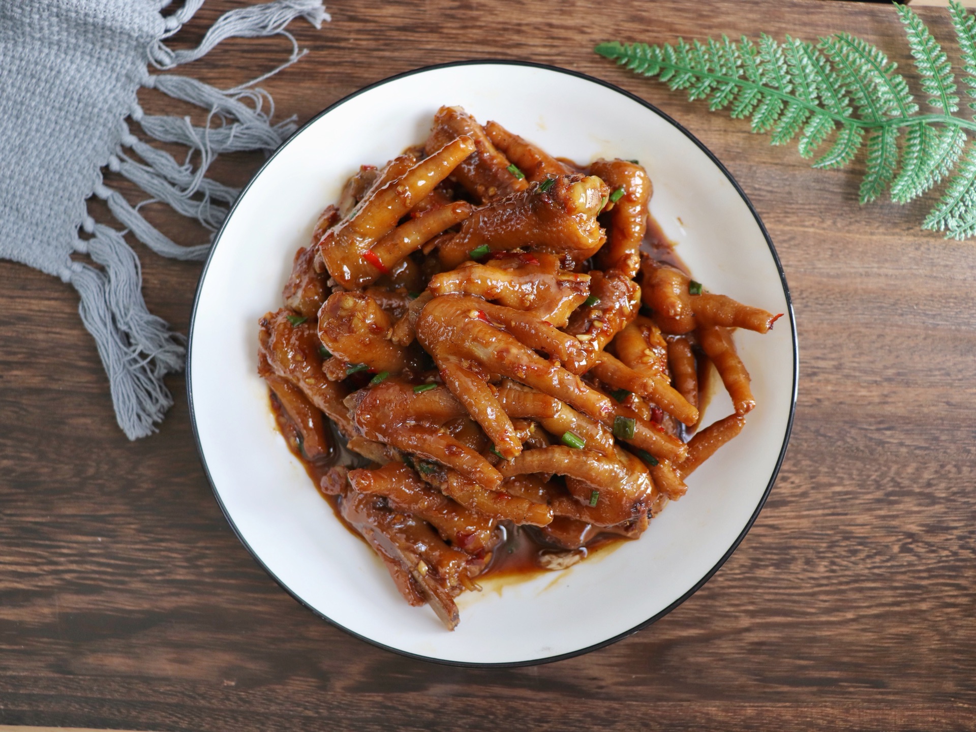 自制香辣蒜香鸡爪,开胃解馋,蒜香味道浓郁,真不错|鸡爪|蒜香|香辣_新