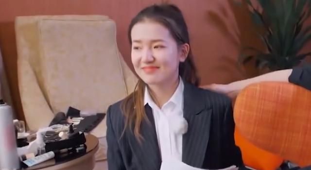 22岁孟羽童成为董明珠秘书,将培养成第二个董明珠,她凭什么?休闲区蓝鸢梦想 - Www.slyday.coM 22岁孟羽童成为董明珠秘书,将培养成第二个董明珠,她凭什么?休闲区蓝鸢梦想 - Www.slyday.coM