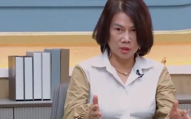 22岁孟羽童成为董明珠秘书,将培养成第二个董明珠,她凭什么?休闲区蓝鸢梦想 - Www.slyday.coM 22岁孟羽童成为董明珠秘书,将培养成第二个董明珠,她凭什么?休闲区蓝鸢梦想 - Www.slyday.coM