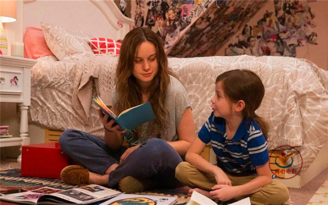 充满自由和希望的电影,《房间》让人揪心,小男孩是真正的主角休闲区蓝鸢梦想 - Www.slyday.coM 充满自由和希望的电影,《房间》让人揪心,小男孩是真正的主角休闲区蓝鸢梦想 - Www.slyday.coM