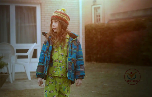 充满自由和希望的电影,《房间》让人揪心,小男孩是真正的主角休闲区蓝鸢梦想 - Www.slyday.coM 充满自由和希望的电影,《房间》让人揪心,小男孩是真正的主角休闲区蓝鸢梦想 - Www.slyday.coM