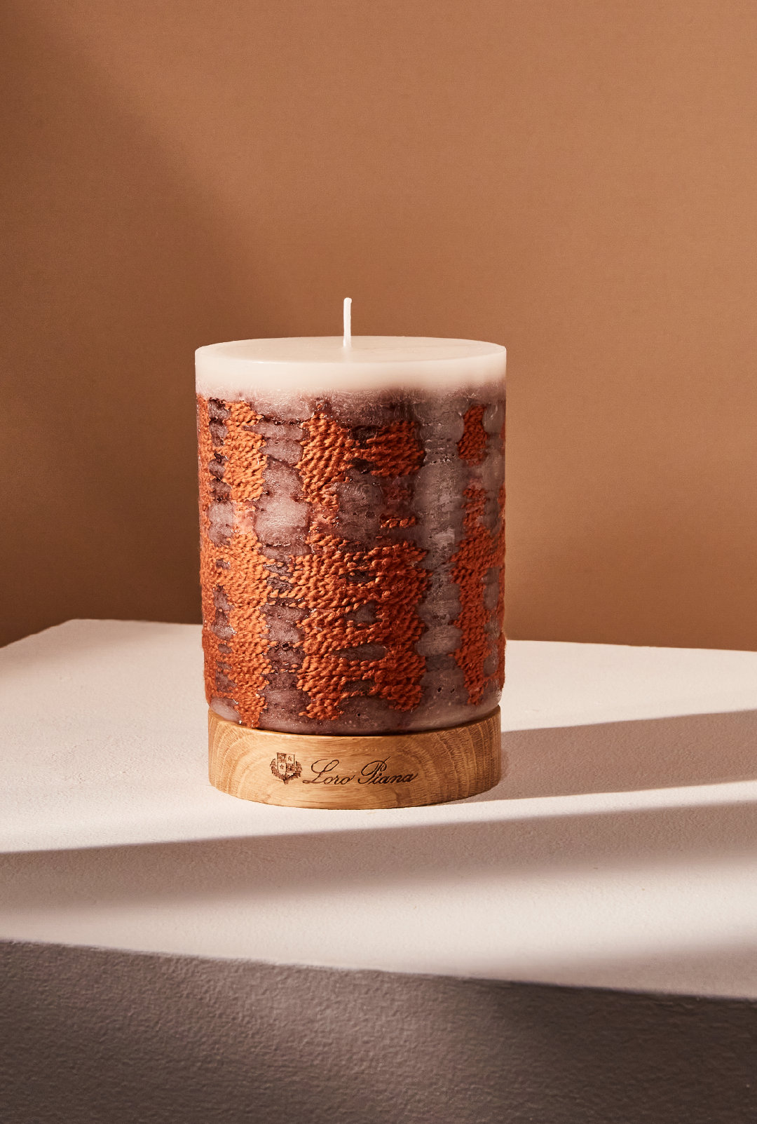 意大利品牌loropiana全新推出香氛蜡烛系列