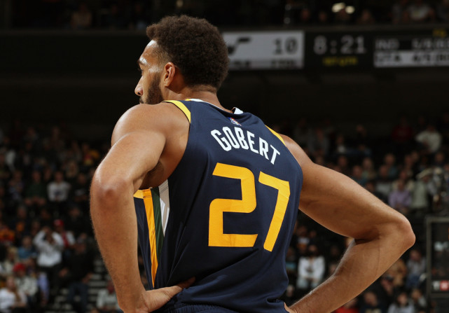 又打架了！戈贝尔和特纳冲突，造成4人被驱逐，看联盟如何处罚休闲区蓝鸢梦想 - Www.slyday.coM