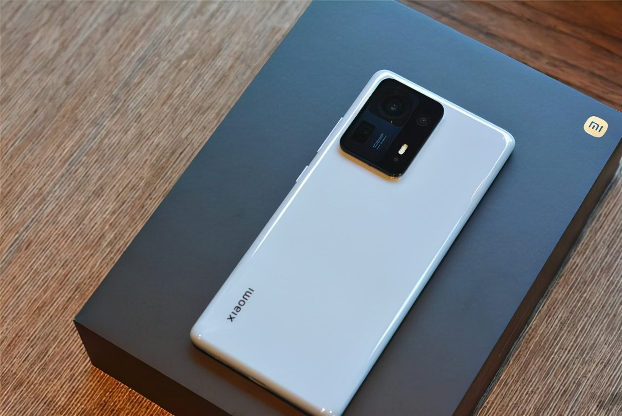 上市不到三个月跳水1400元小米mix4超低价到底值得买吗