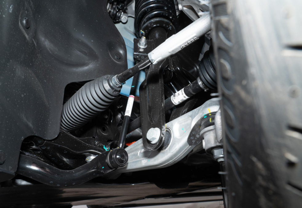 岚图free纯电城市版比modely贵?有空悬 按摩座椅,能值回差价吗