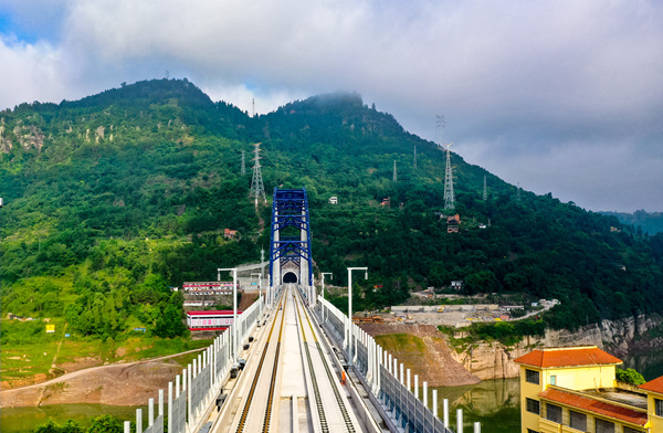 郑渝高铁巫山至万州北段进入全面静态验收|高铁|铁路_新浪新闻