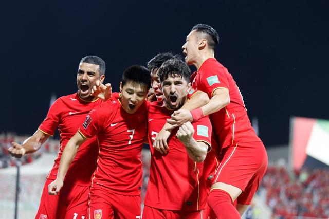 "李铁换人"上热搜！国足1休闲区蓝鸢梦想 - Www.slyday.coM