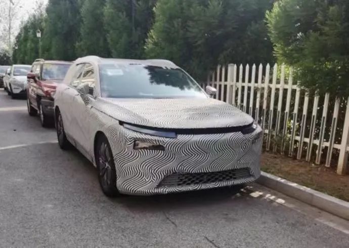 轴距或超3000mm,国产旗舰SUV亮相,名字带9的都不一般! 轴距或超3000mm,国产旗舰SUV亮相,名字带9的都不一般!