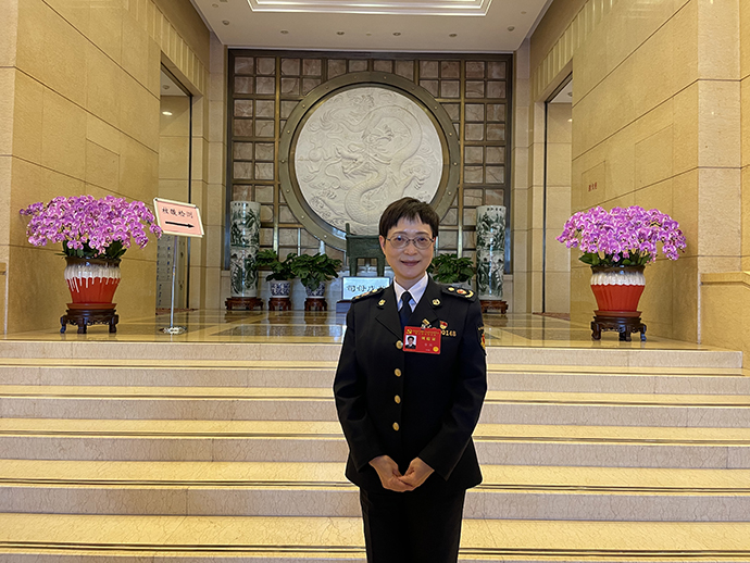 学习党的十九届六中全会精神，上海干部群众深受鼓舞休闲区蓝鸢梦想 - Www.slyday.coM