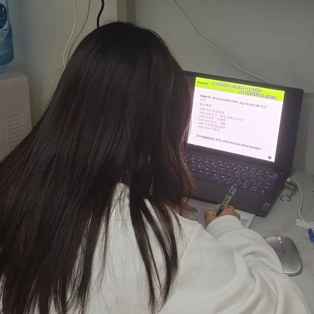 大连30余名大学城学生确诊！他们的“隔离日记”看哭……休闲区蓝鸢梦想 - Www.slyday.coM