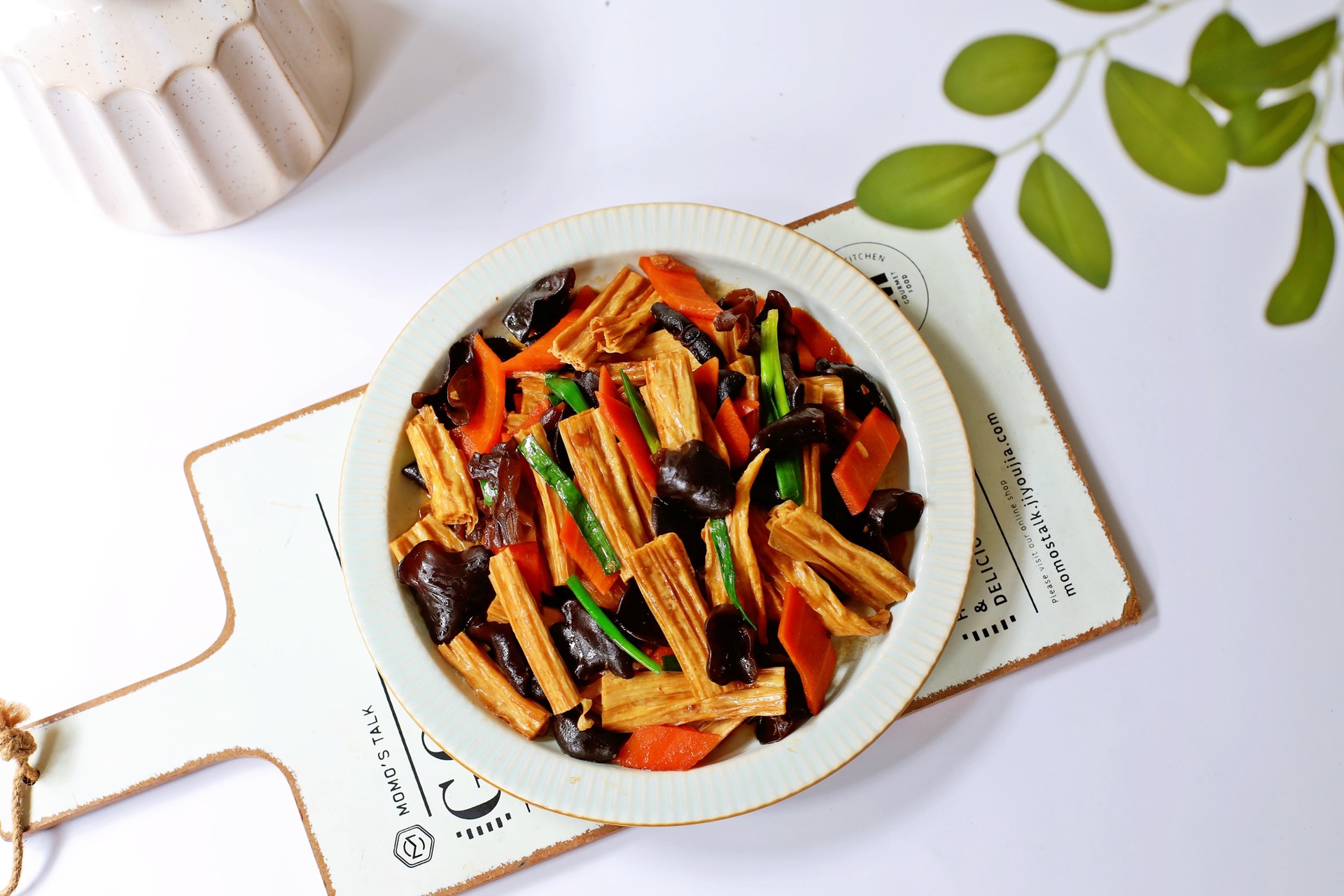 腐竹木耳这样炒,清香爽口还下饭,比肉还好吃|腐竹|木耳|豆瓣酱_新浪