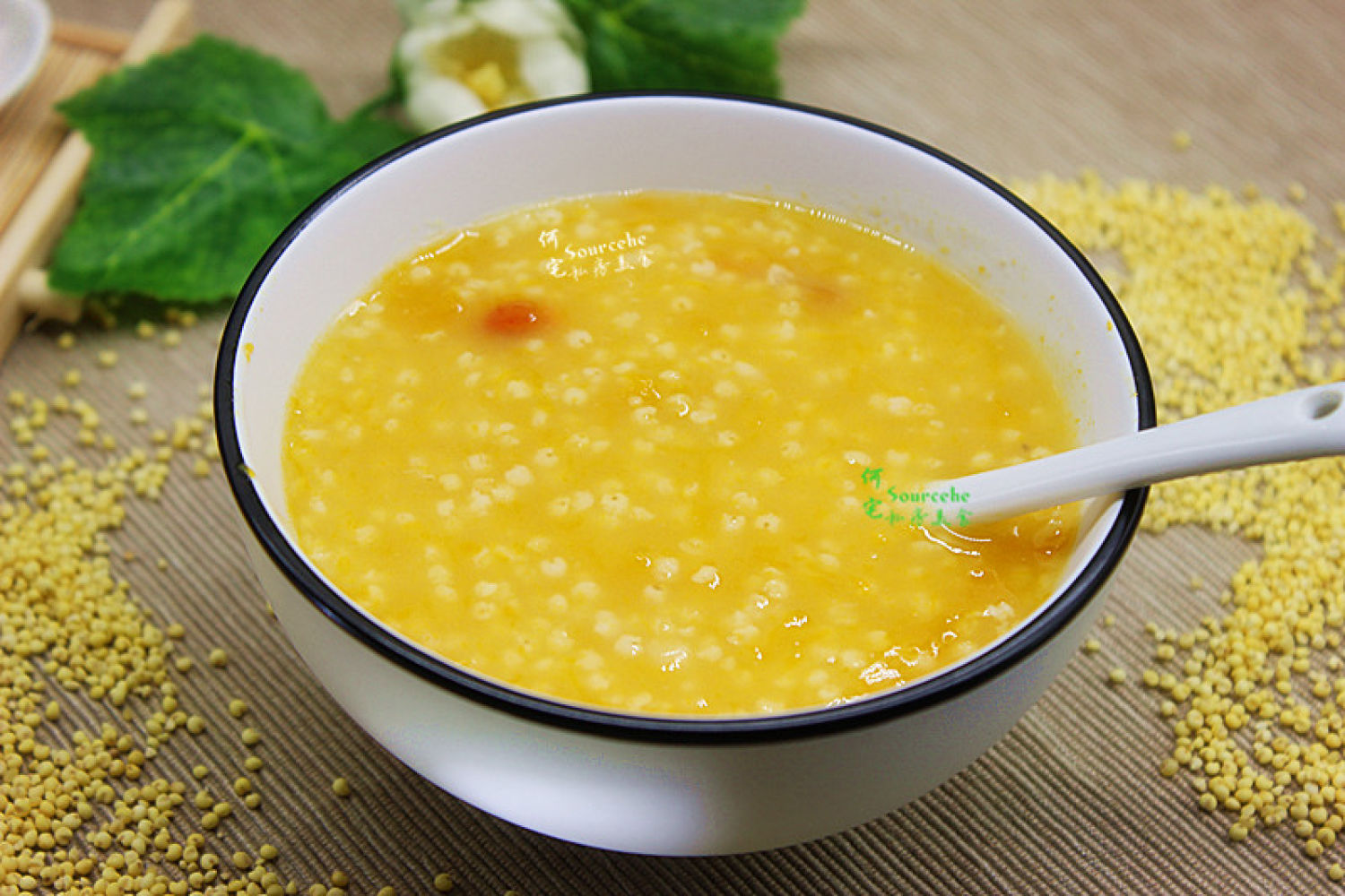 同样熬小米粥冷水熬和热水熬区别挺大搞清楚才不吃亏