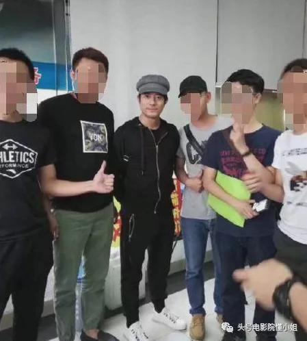 世界首富身高被调侃，娱乐圈身高不足170的男星，有人虚高5厘米？休闲区蓝鸢梦想 - Www.slyday.coM