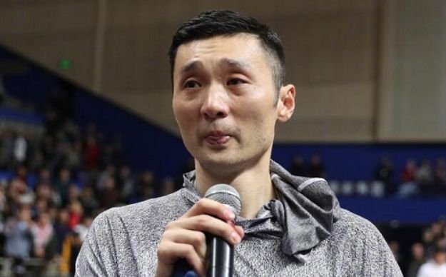 CBA历史第9人！上海官宣退役刘炜球衣，前8人仅1名外援休闲区蓝鸢梦想 - Www.slyday.coM