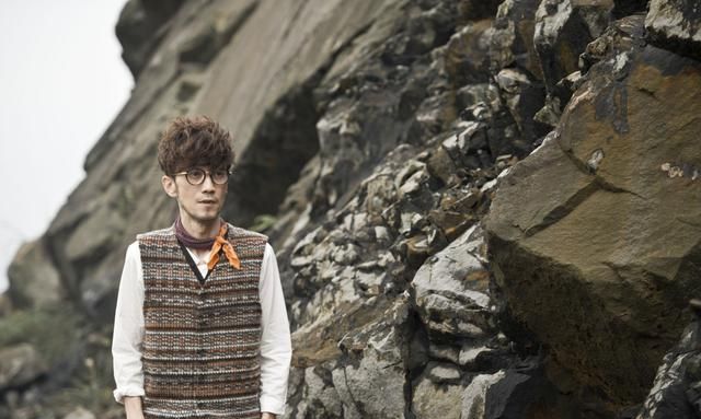 谁说他被时代抛弃?周传雄演唱会粉丝大合唱,当初凭什么被淘汰?休闲区蓝鸢梦想 - Www.slyday.coM 谁说他被时代抛弃?周传雄演唱会粉丝大合唱,当初凭什么被淘汰?休闲区蓝鸢梦想 - Www.slyday.coM