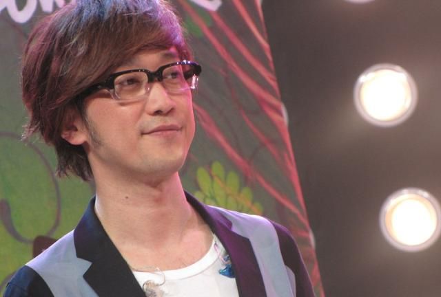 谁说他被时代抛弃?周传雄演唱会粉丝大合唱,当初凭什么被淘汰?休闲区蓝鸢梦想 - Www.slyday.coM 谁说他被时代抛弃?周传雄演唱会粉丝大合唱,当初凭什么被淘汰?休闲区蓝鸢梦想 - Www.slyday.coM