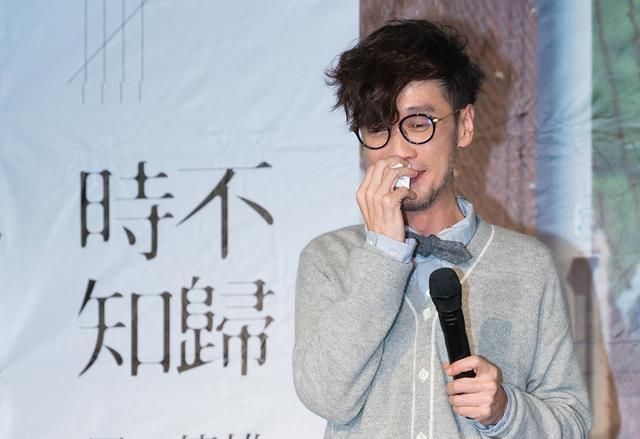 谁说他被时代抛弃?周传雄演唱会粉丝大合唱,当初凭什么被淘汰?休闲区蓝鸢梦想 - Www.slyday.coM 谁说他被时代抛弃?周传雄演唱会粉丝大合唱,当初凭什么被淘汰?休闲区蓝鸢梦想 - Www.slyday.coM