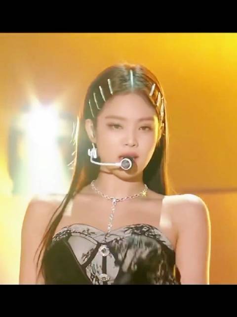 blackpink-宇宙超级无敌可爱美少女jennie的solo出道三周年