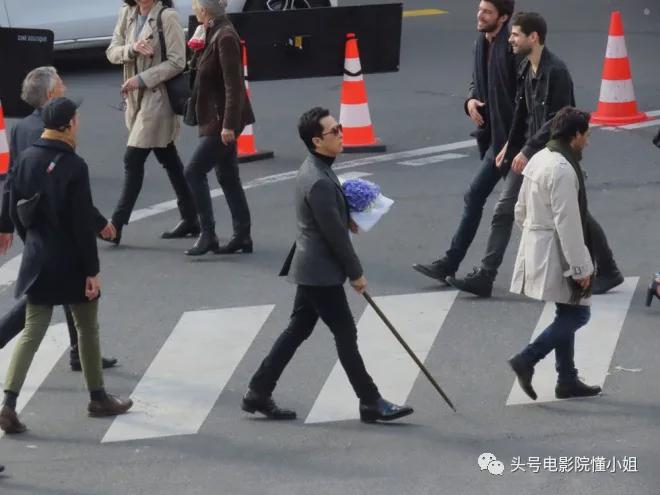 世界首富身高被调侃，娱乐圈身高不足170的男星，有人虚高5厘米？休闲区蓝鸢梦想 - Www.slyday.coM