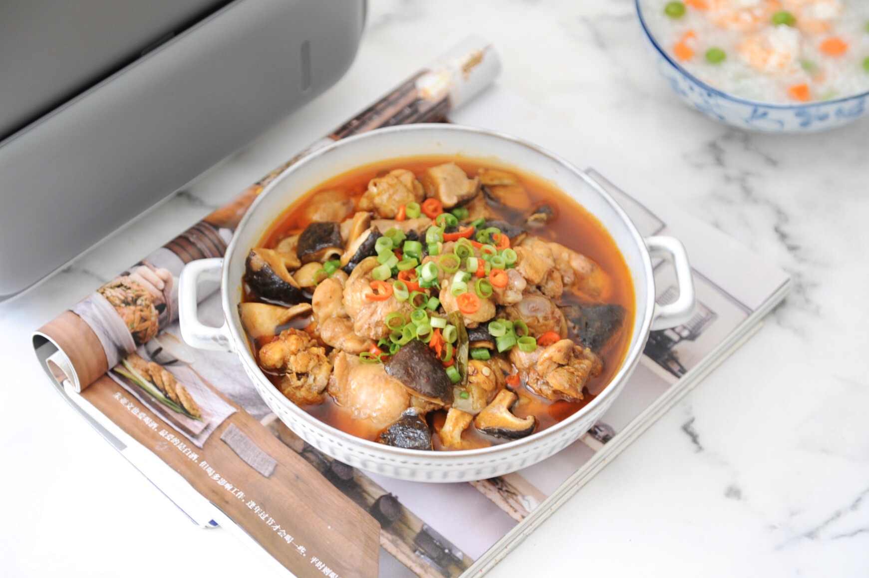 香菇清蒸鸡的家常做法清香滑嫩在家值得一试非常好下饭