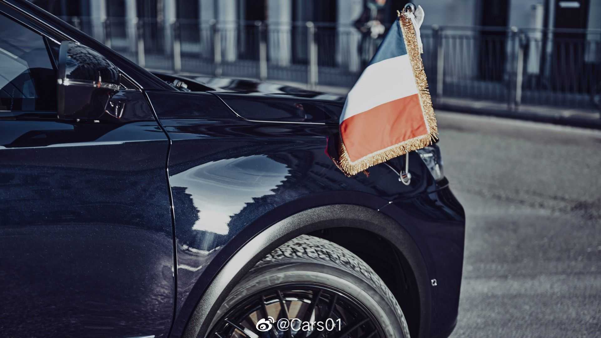 法国总统马克龙新座驾DS 7 Crossback Élysée发布亮相……