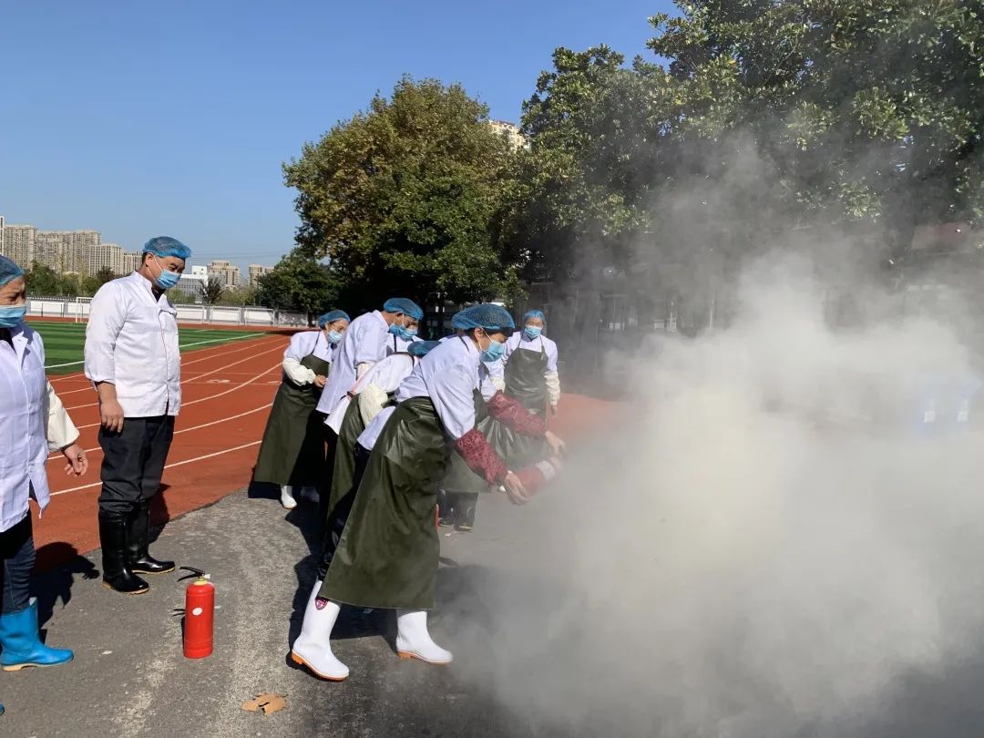 校园新闻消防演练拉起心中防火线西善桥中心小学开展消防应急疏散演练