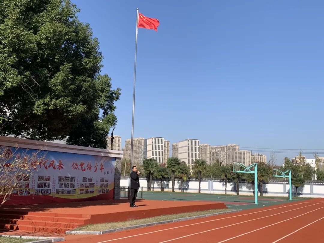 校园新闻消防演练拉起心中防火线西善桥中心小学开展消防应急疏散演练