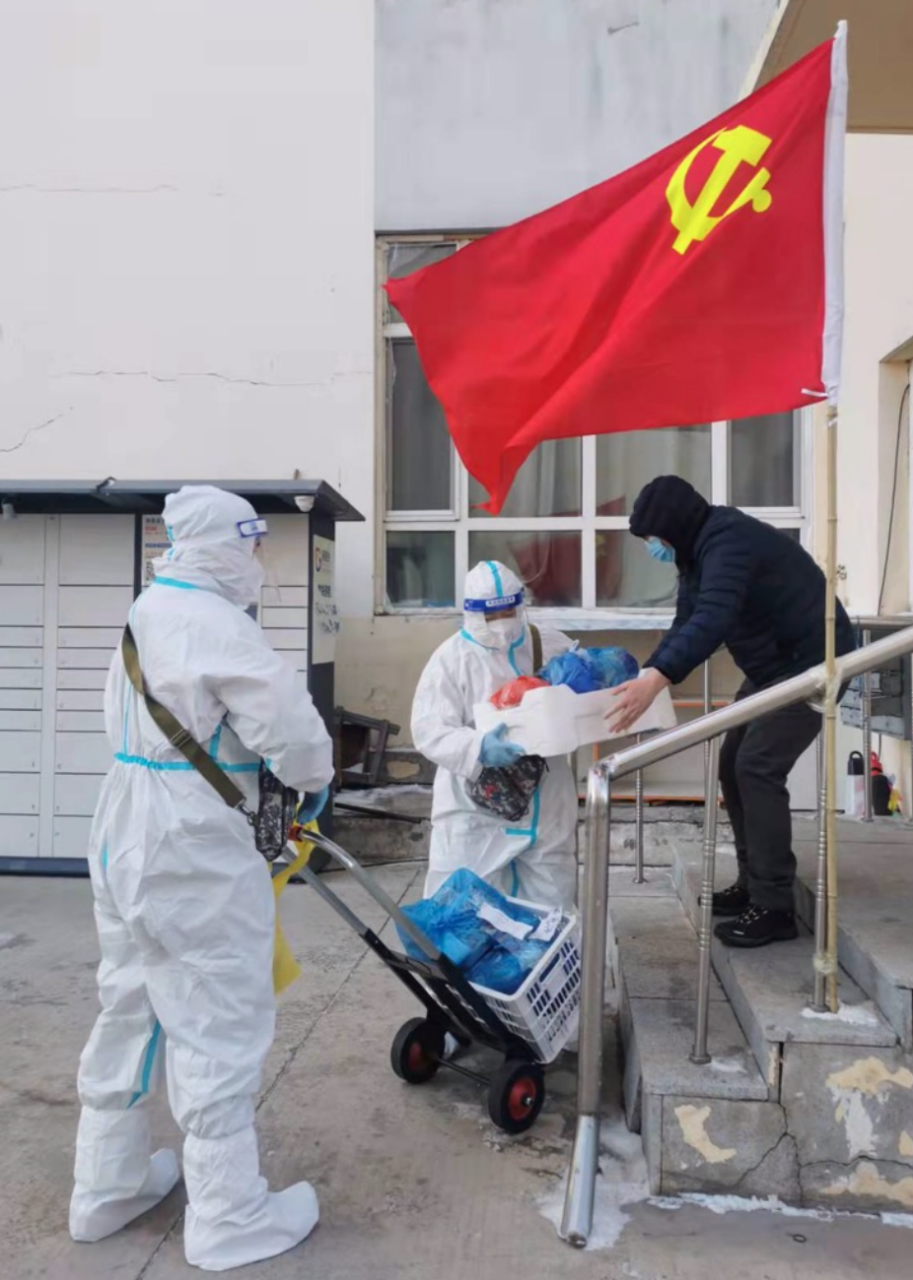 黑河来了特殊的抗疫志愿者