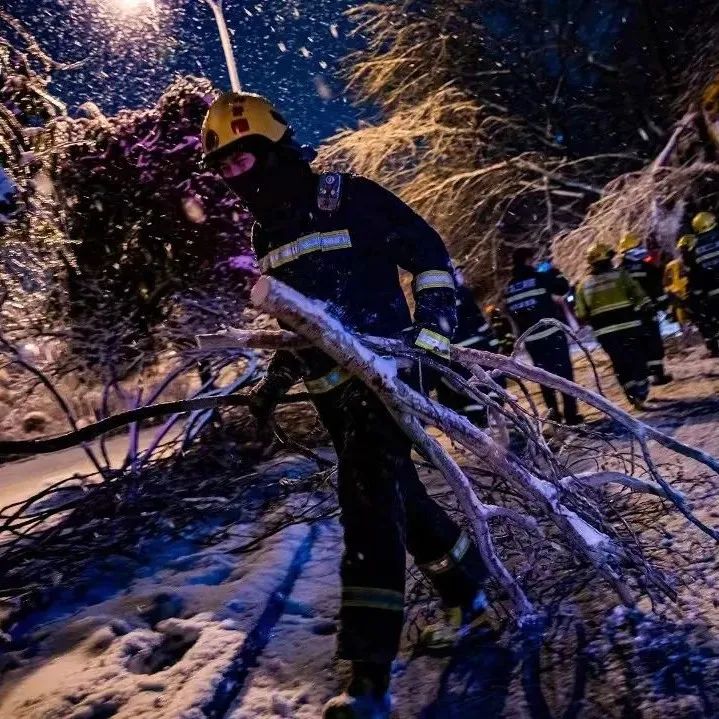 以雪为令 志愿正红休闲区蓝鸢梦想 - Www.slyday.coM