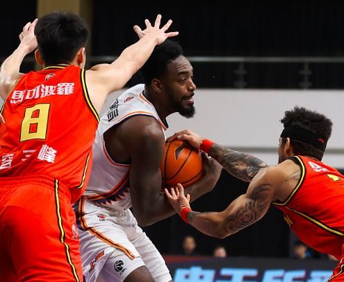 上海队太依赖王哲林?李春江场边怒吼不要传了,球队隐患已经出现休闲区蓝鸢梦想 - Www.slyday.coM