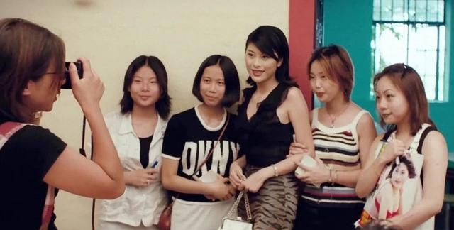 黑帮片的女人:《古惑仔》方婷,《枪火》文嫂,《黑社会》吉米嫂|吉米