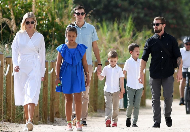 伊万卡带8岁儿子出街！穿500块平价衬衫裙亮相太节省，素颜也好看休闲区蓝鸢梦想 - Www.slyday.coM