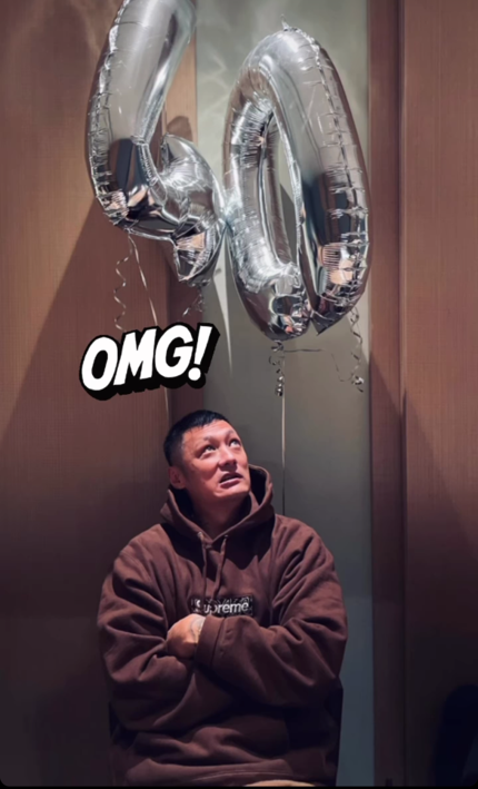 余文乐40岁生日美女环绕妻子坐c位秀恩爱喝酒脸通红左拥右抱