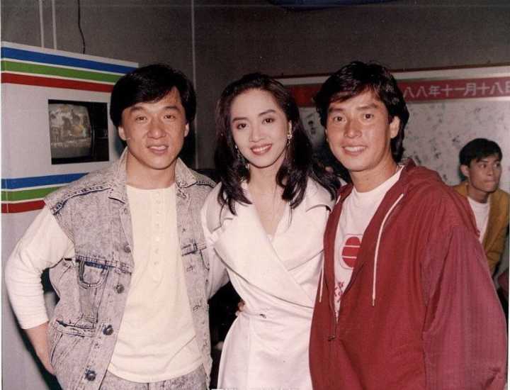 梅艳芳拒绝登台唱歌,被14K的人包围了,陈岚一个人就把她救出来休闲区蓝鸢梦想 - Www.slyday.coM 梅艳芳拒绝登台唱歌,被14K的人包围了,陈岚一个人就把她救出来休闲区蓝鸢梦想 - Www.slyday.coM