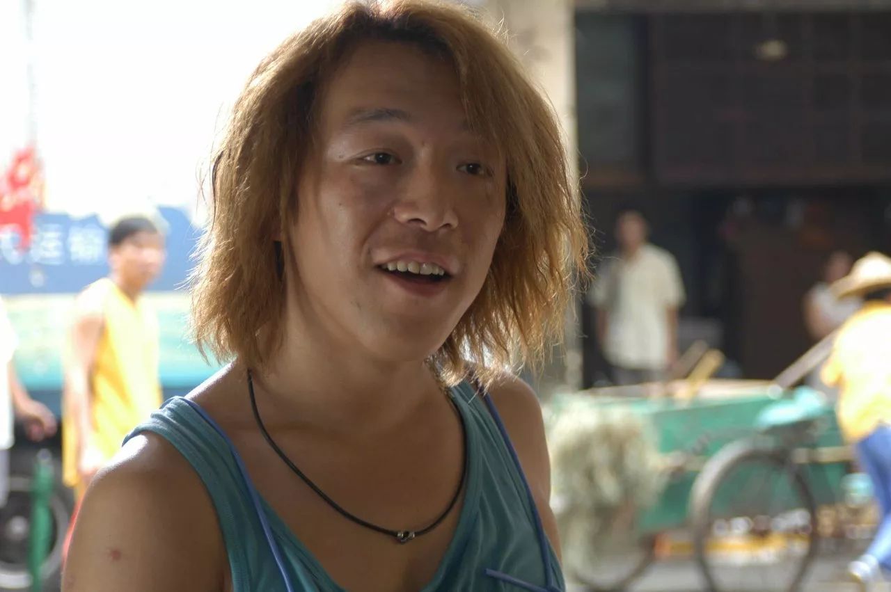 黄渤的娱圈逆袭和他与伴舞女孩27年的爱情往事