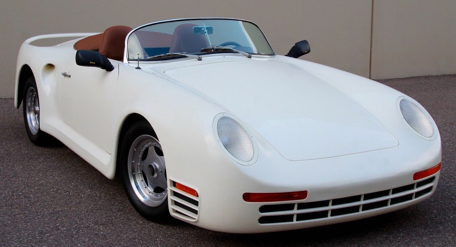 不同的融合复古风格的保时捷959speedster