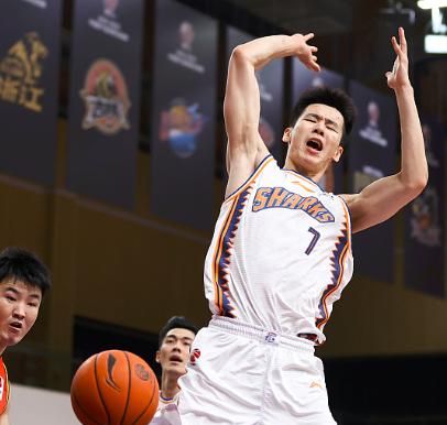 上海队太依赖王哲林?李春江场边怒吼不要传了,球队隐患已经出现休闲区蓝鸢梦想 - Www.slyday.coM