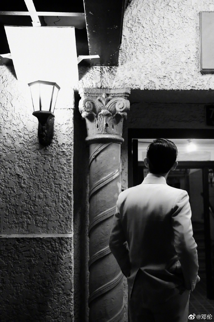 邓伦倪妮新剧杀青两人纷纷晒照表不舍