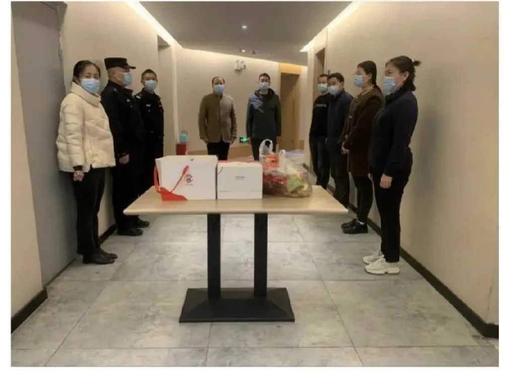 荥阳女教师的“隔离日记”看哭众人休闲区蓝鸢梦想 - Www.slyday.coM