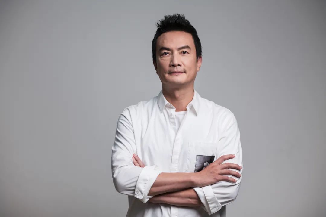 虽然自谦"我们的音乐还行",但李泉是名副其实的"一流"音乐人,《走钢索
