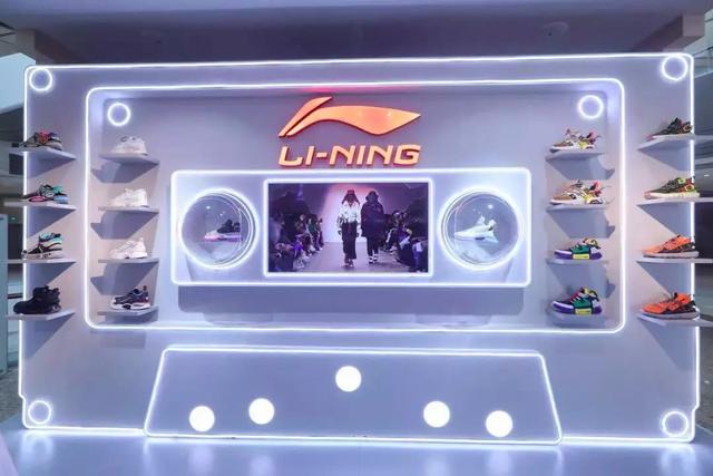 李宁越来越贵，怎么买最划算？记住这3点，省下一双球鞋的钱休闲区蓝鸢梦想 - Www.slyday.coM