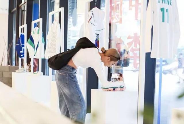 李宁越来越贵，怎么买最划算？记住这3点，省下一双球鞋的钱休闲区蓝鸢梦想 - Www.slyday.coM