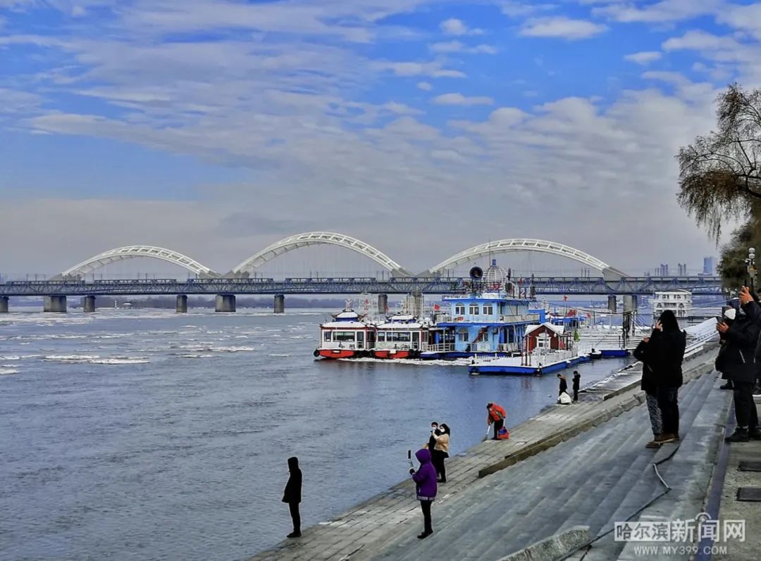 今年的封江约会,等你~来源:哈尔滨新闻网手机记者
