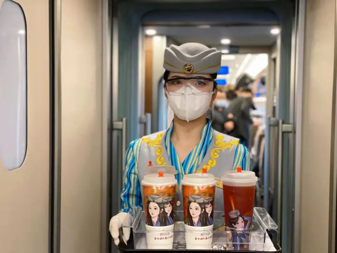 高铁奶茶“那个女孩”已上线休闲区蓝鸢梦想 - Www.slyday.coM