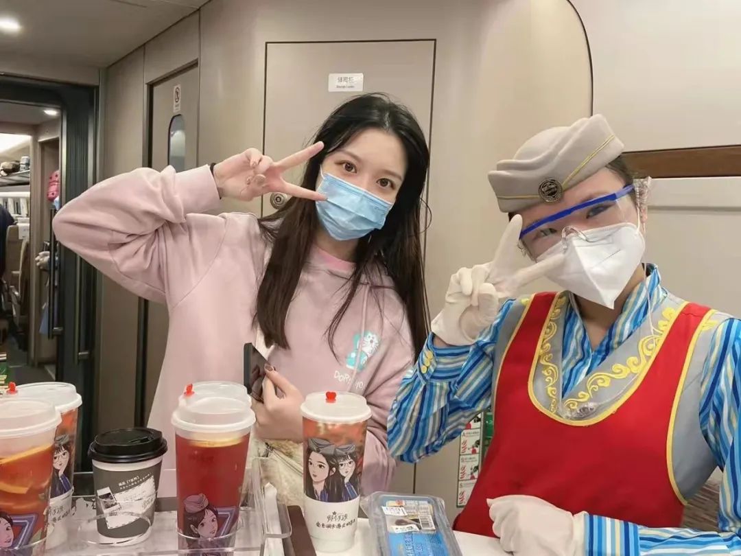 高铁奶茶“那个女孩”已上线休闲区蓝鸢梦想 - Www.slyday.coM