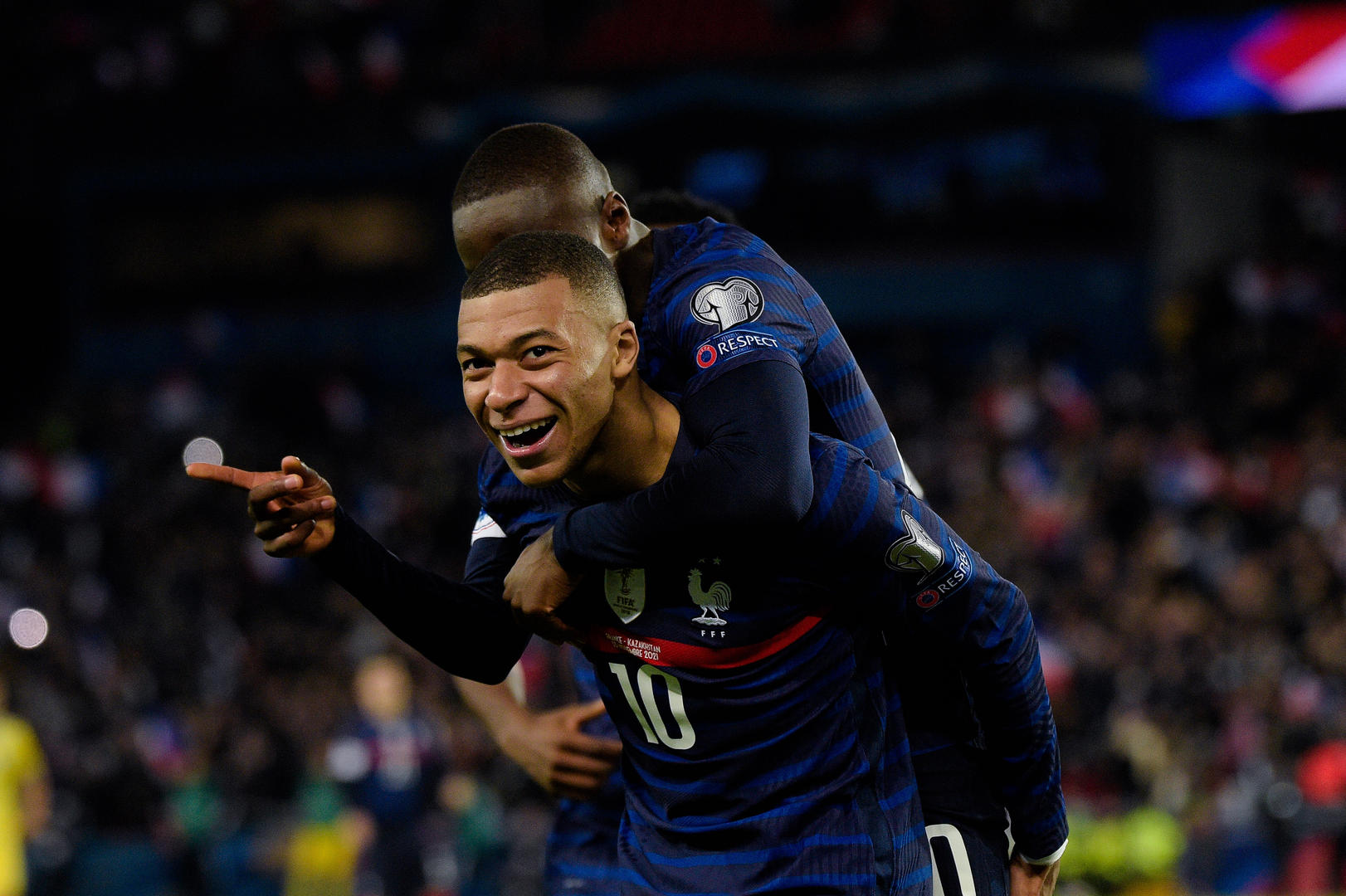 姆巴佩上演大四喜追平尘封63年纪录法国队提前一轮晋级世界杯