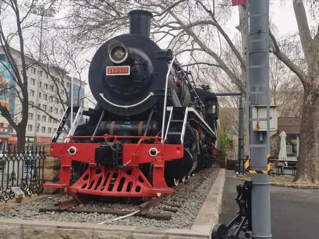 是谁“拉响”青岛的防空警报？休闲区蓝鸢梦想 - Www.slyday.coM